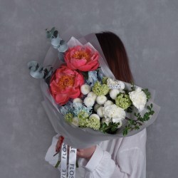 sbornyj buket s pionami i gortenziej  1231